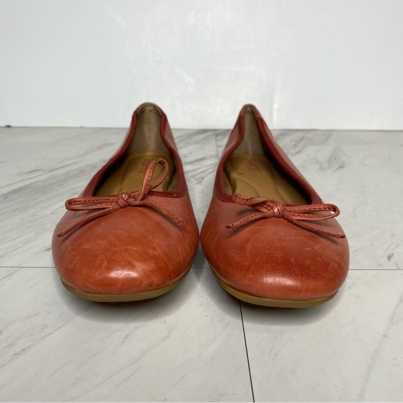 Born Brin Red Leather Flat 8 1/2 M - Picture 2 of 14